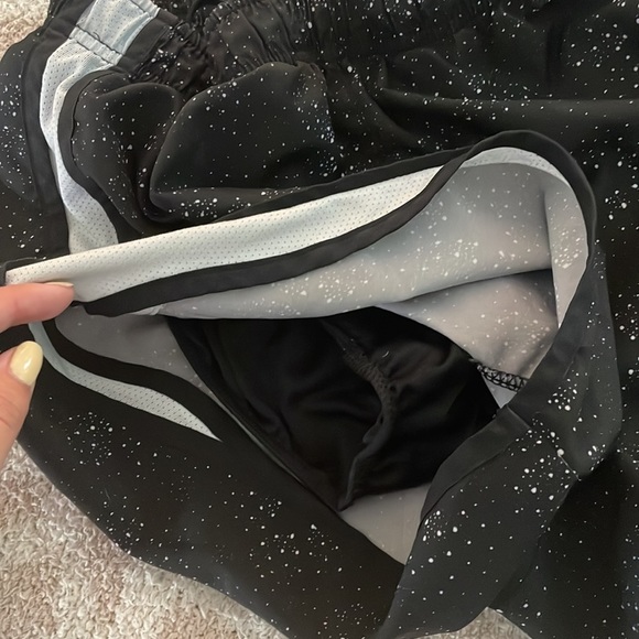 Nike Dri Fit Shorts - Picture 6 of 8